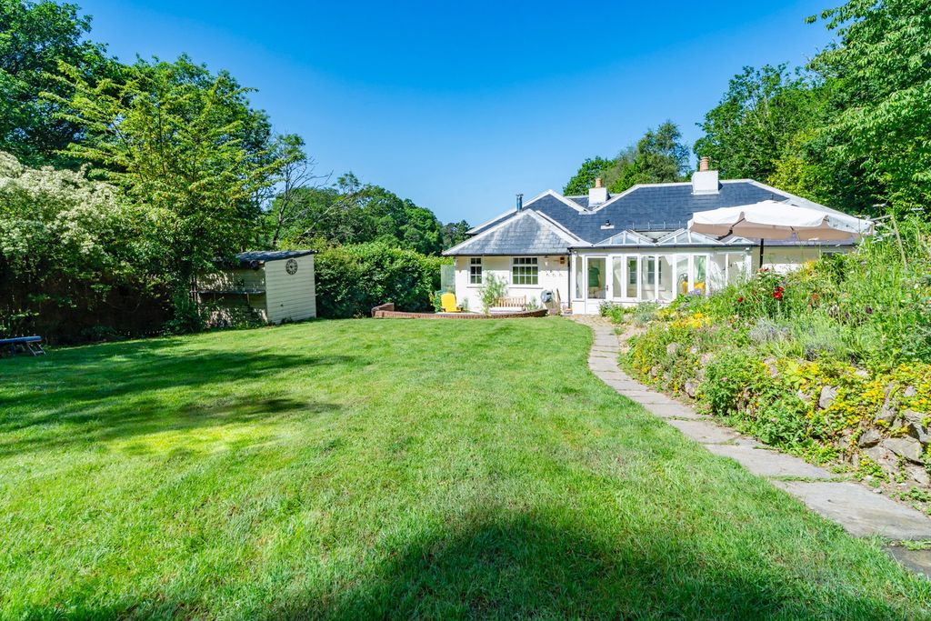 Property photo 1 of 28