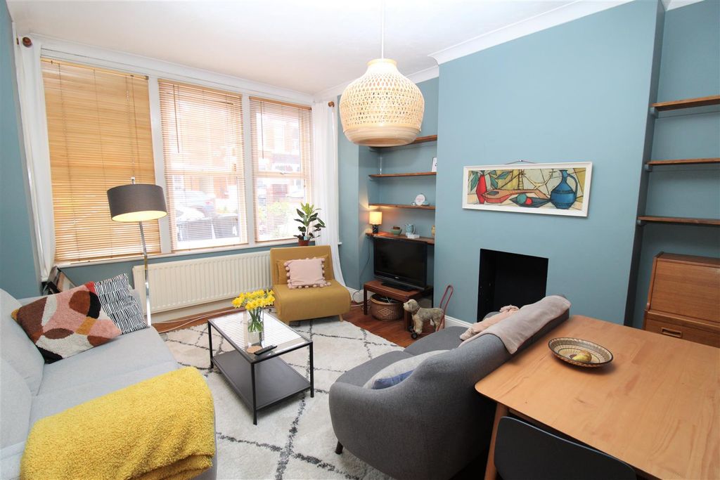 Property photo 2 of 10 Living Room