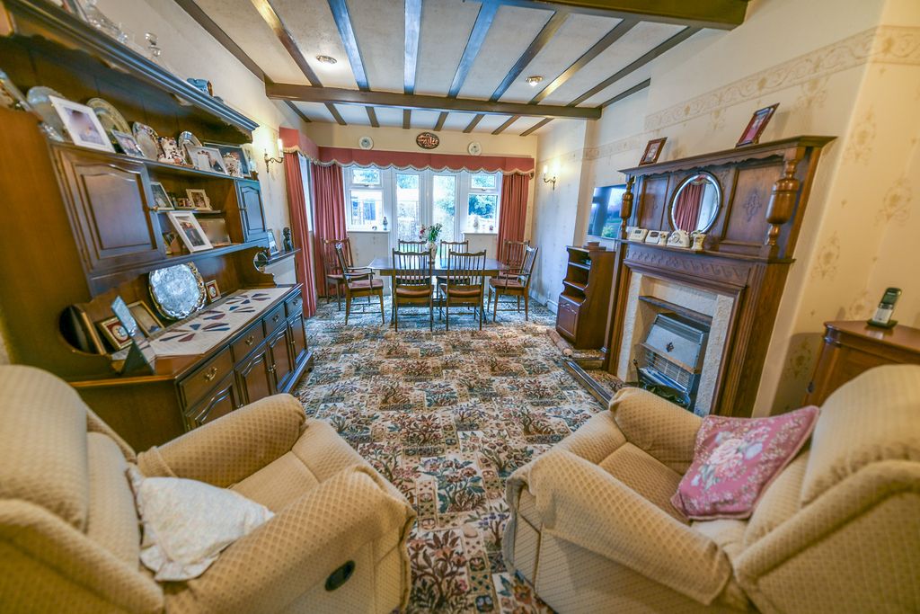 Property photo 2 of 22 Dining Room