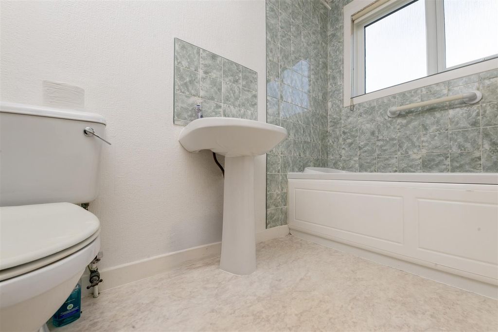 Property photo 2 of 13 Bathroom .Jpg