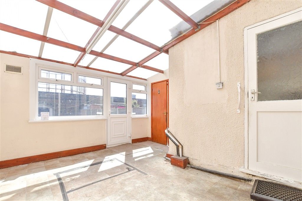 Property photo 3 of 11 Conservatory