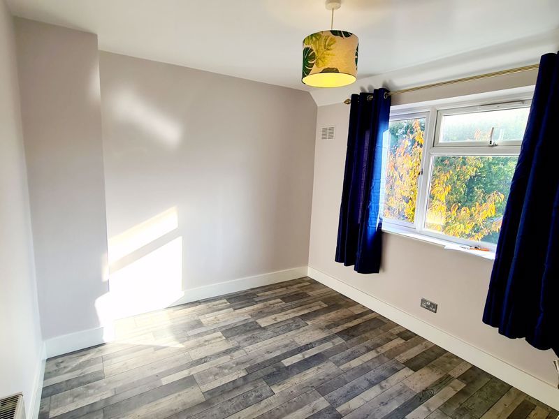 Property photo 3 of 7 Photo 6