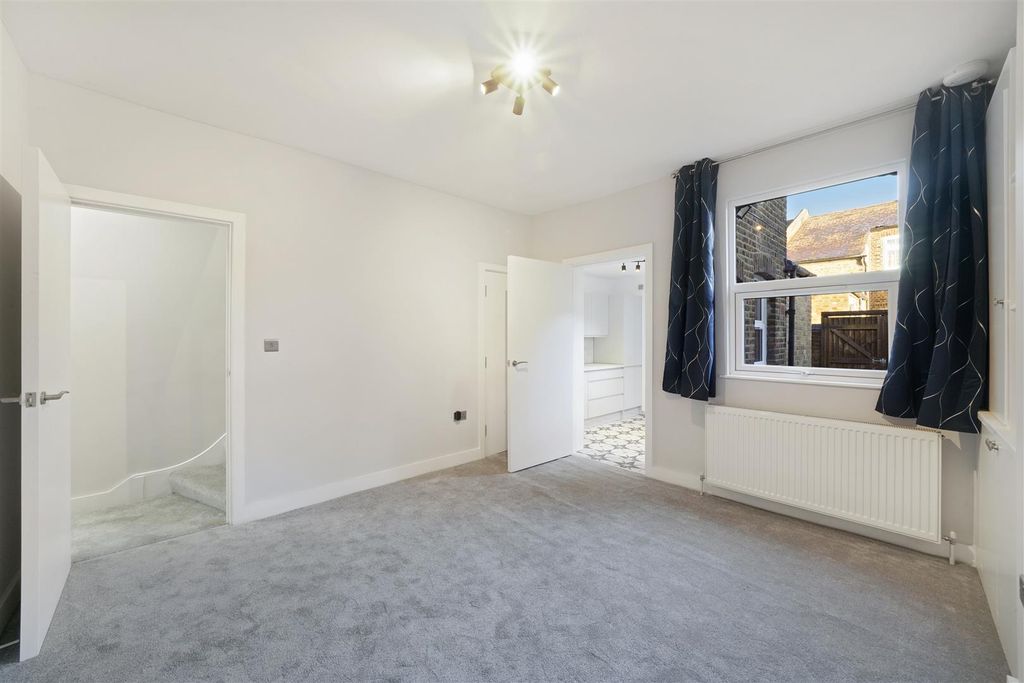 Property photo 2 of 20 Room 2