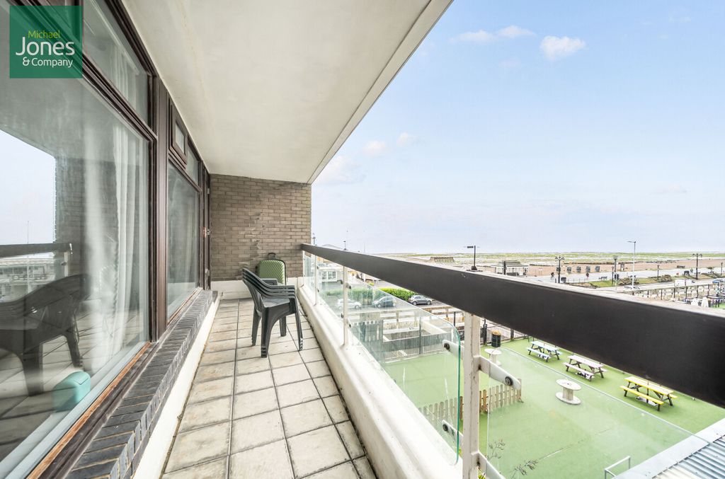 Property photo 2 of 9 Balcony