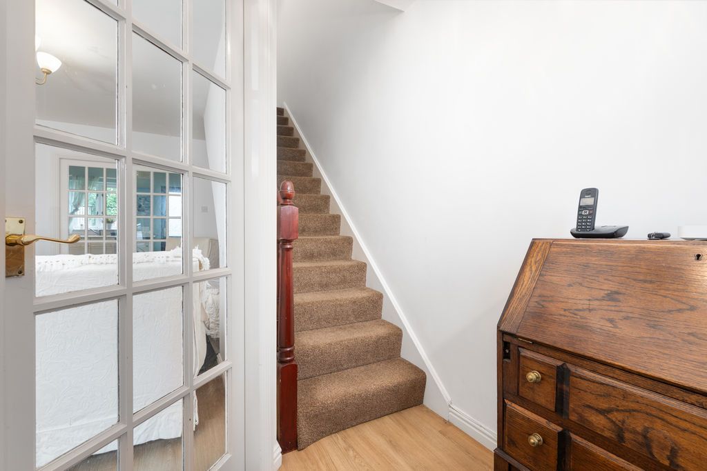 Property photo 2 of 13 27 Lakeside Road