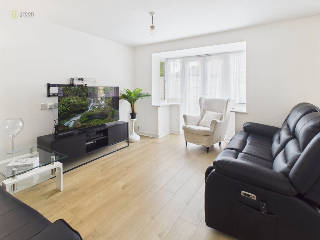 Property photo 3 of 20 62E6530B63B946F5888De55Ae7Ea37Af100Cam04425G0Pr0392Still005