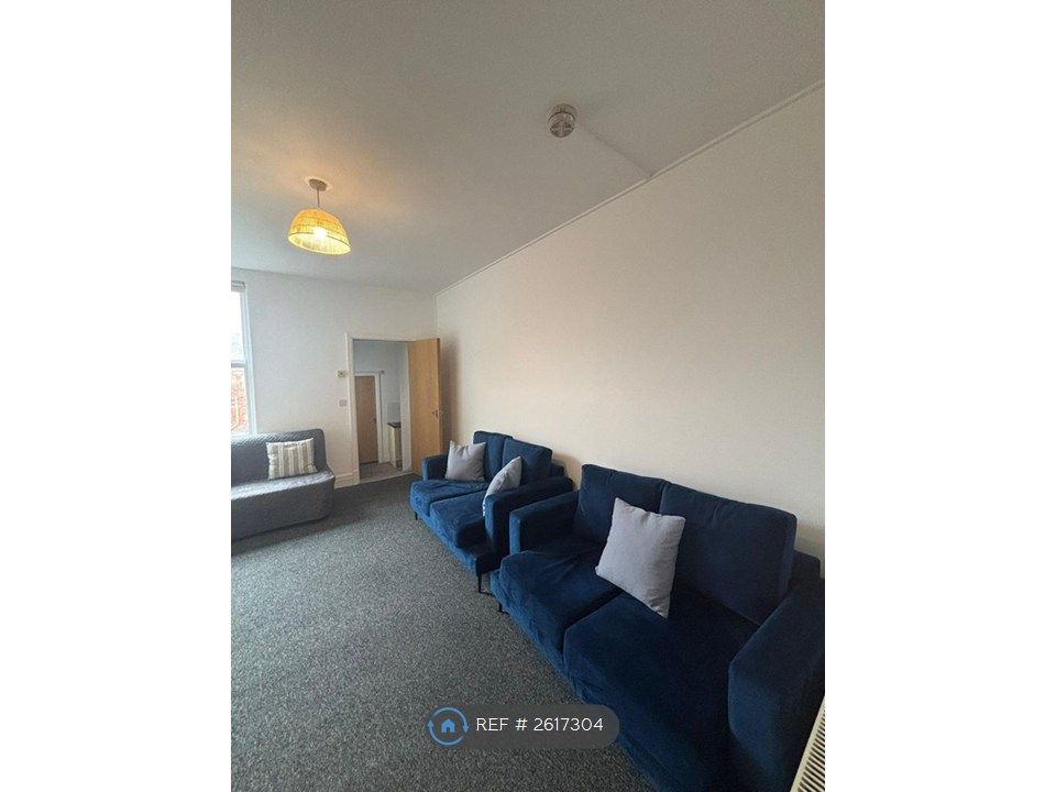 Property photo 2 of 9 Living/Dinning Area