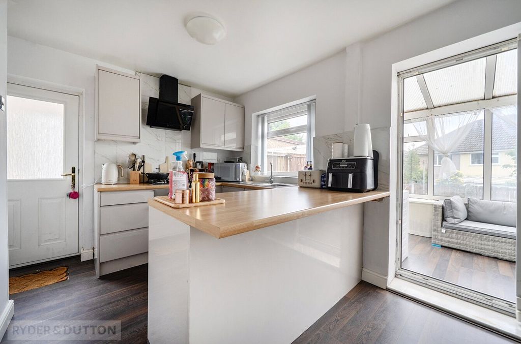 Property photo 2 of 18 Picture No. 06