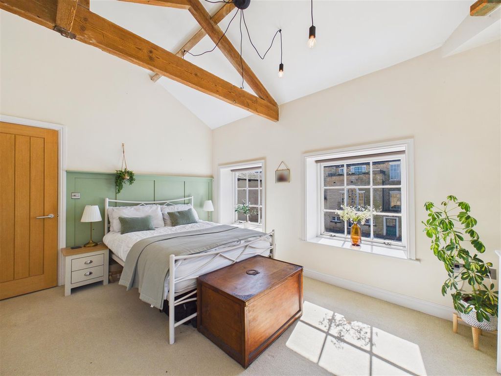 Property photo 3 of 21 Bedroom 1