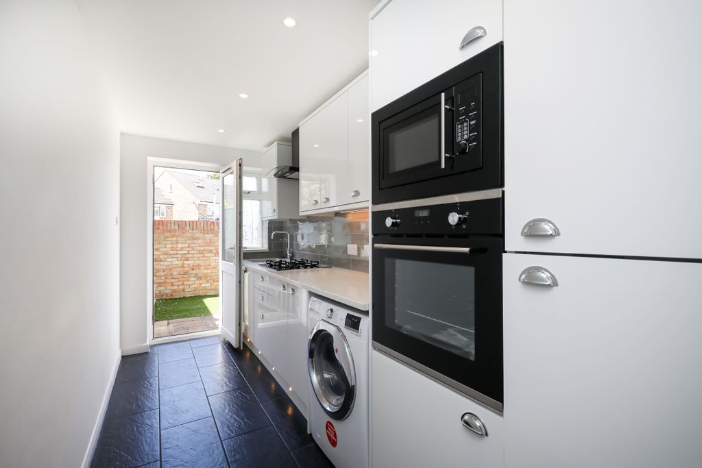 Property photo 3 of 10 5A1A5500
