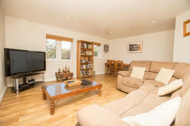 Property photo 2 of 8 S9Muc7Tfikqjlzdkriagla.Jpg