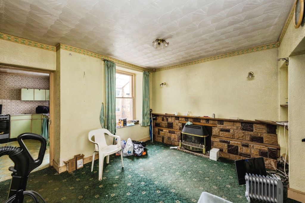 Property photo 3 of 24 Pbox-Img.Jpg