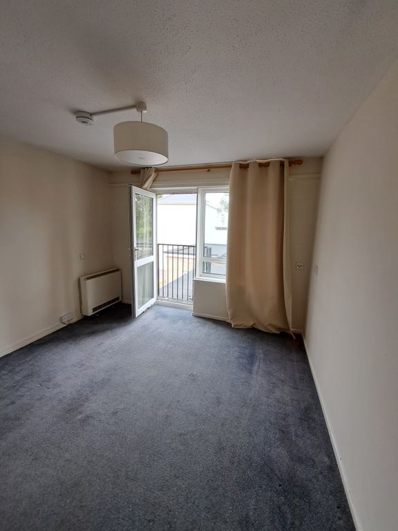 Property photo 2 of 3
