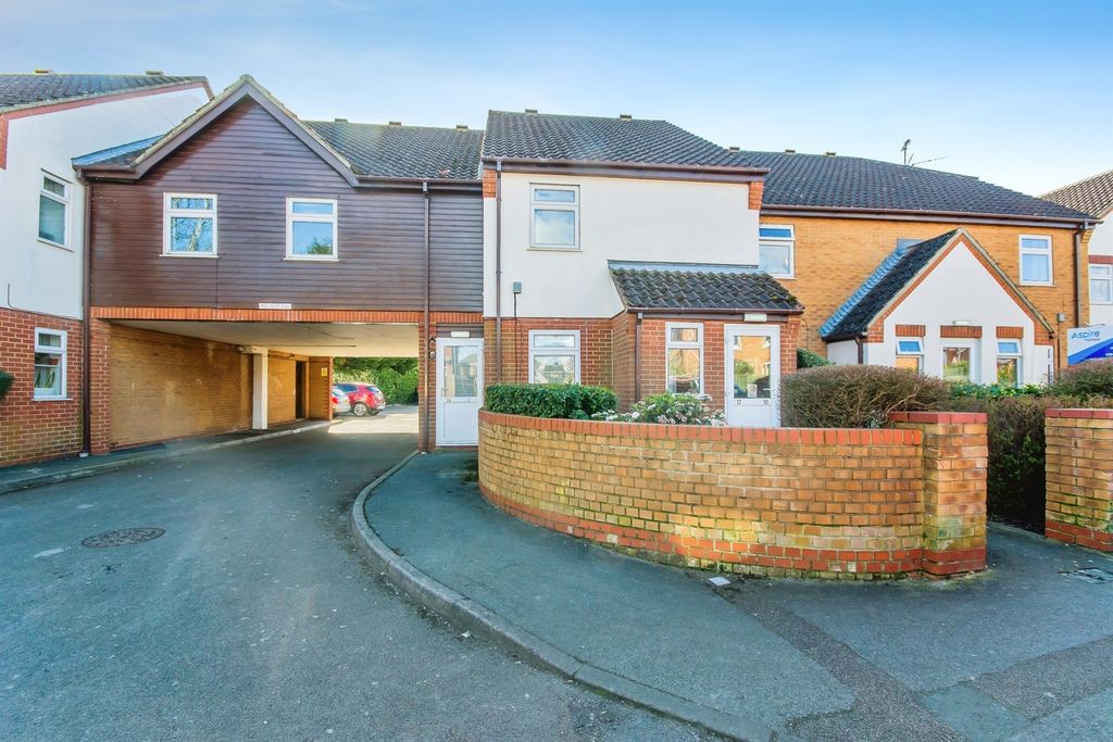 Property photo 1 of 17