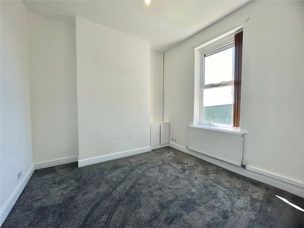 Property photo 2 of 11 Lounge