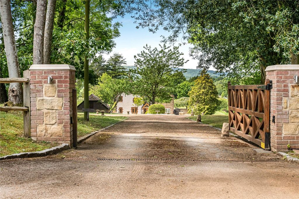 Property photo 2 of 35 Driveway