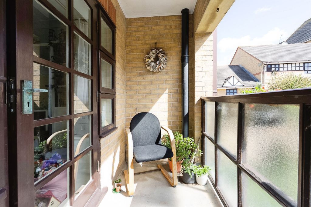 Property photo 3 of 17