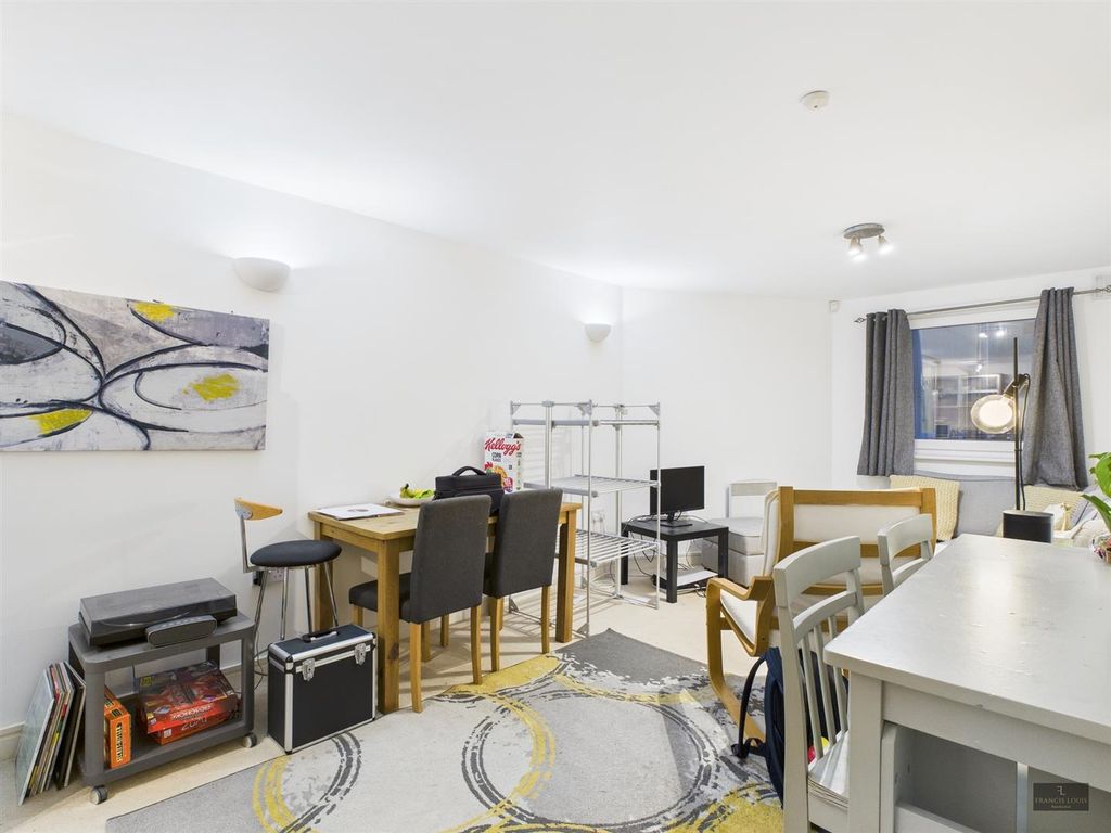 Property photo 2 of 10 Cam02887G0-Pr0583-Still003.Jpg