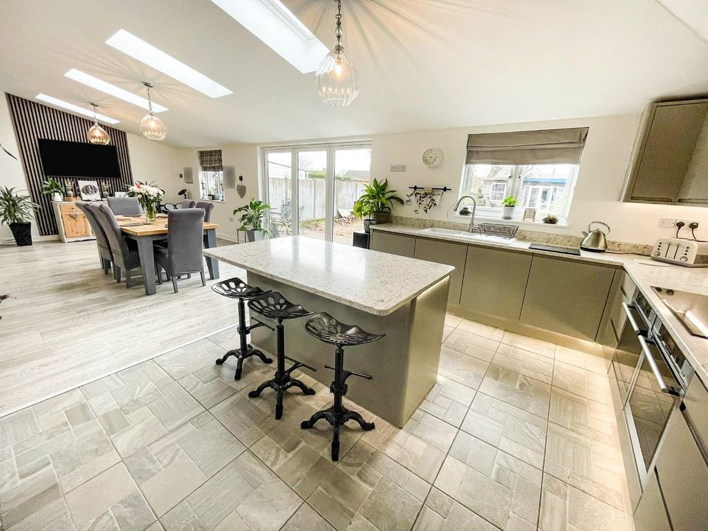 Property photo 2 of 26 Tlc_4296B847-2969-4E39-807A-60E05ba99c23_0746493.J