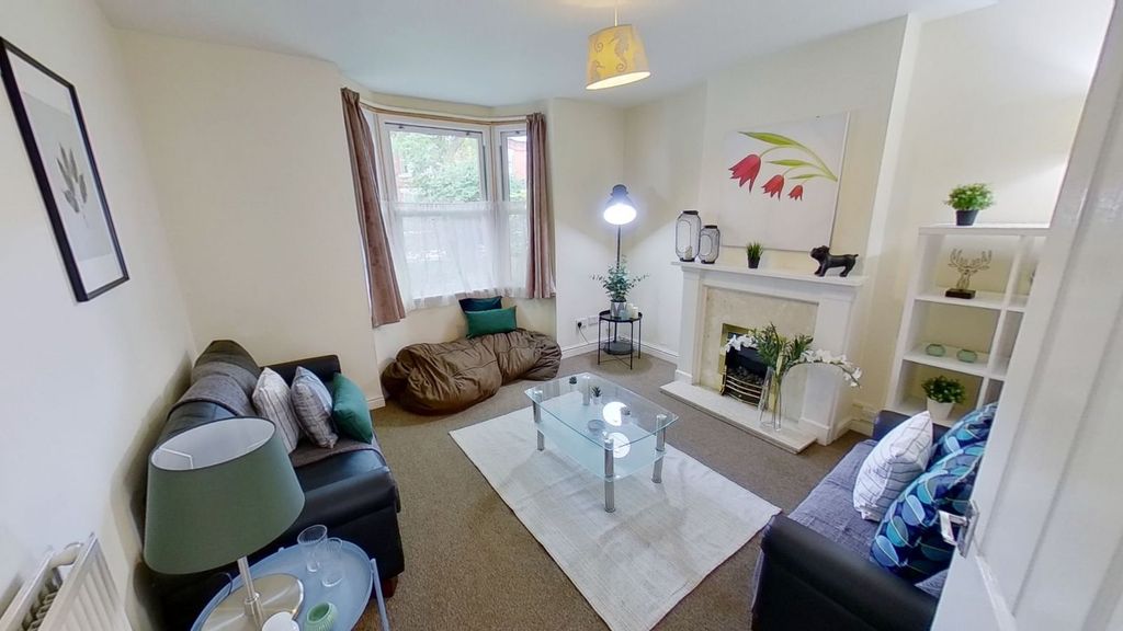 Property photo 3 of 6 Picture No. 05