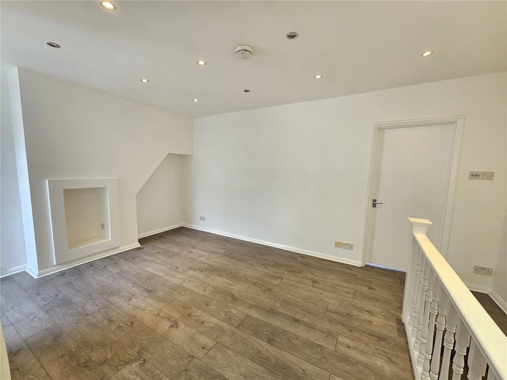 Property photo 2 of 8 Picture No. 06
