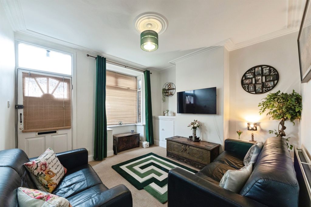 Property photo 3 of 17