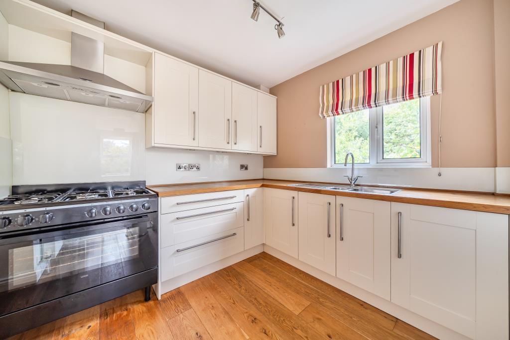 Property photo 3 of 21 Kitchen