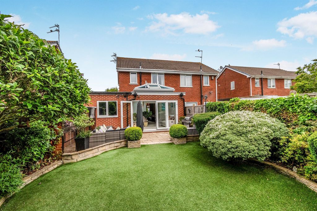 Property photo 2 of 19