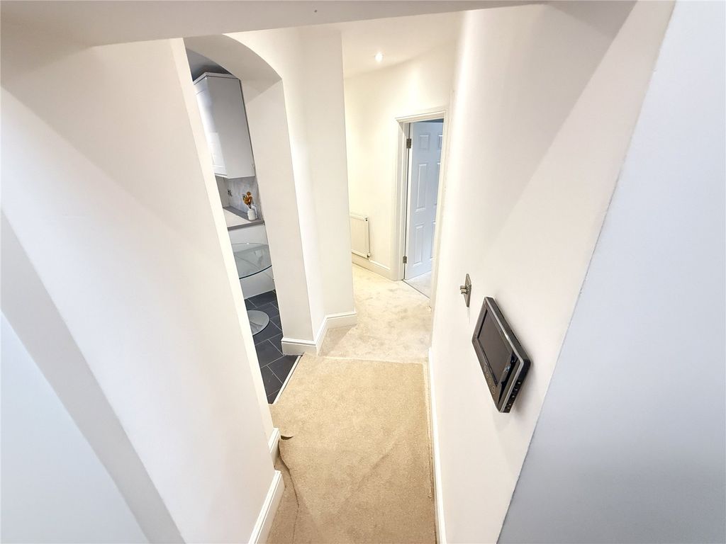 Property photo 3 of 16 Picture No. 19