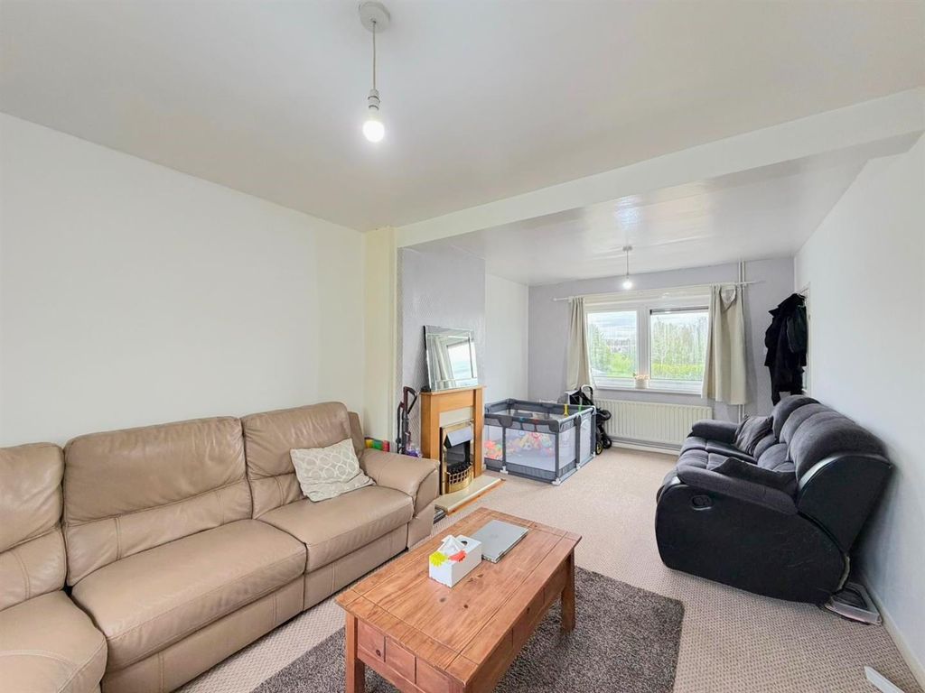 Property photo 2 of 14 Lounge / Diner