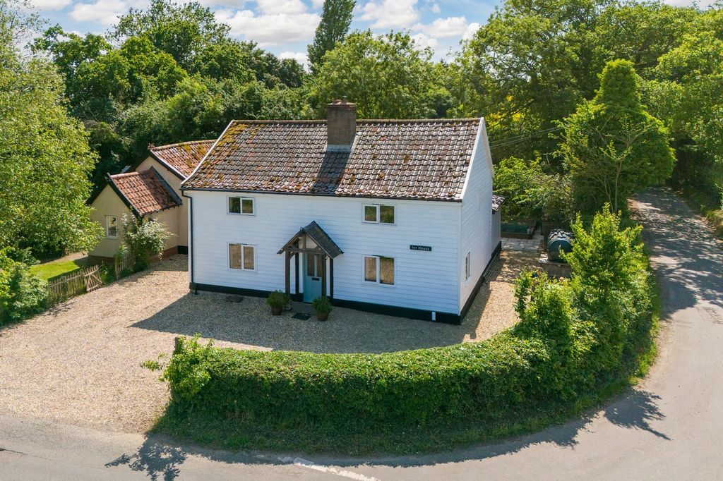 Property photo 1 of 38 Ivy House-77