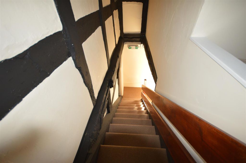 Property photo 3 of 9 Com Stairs.Jpg