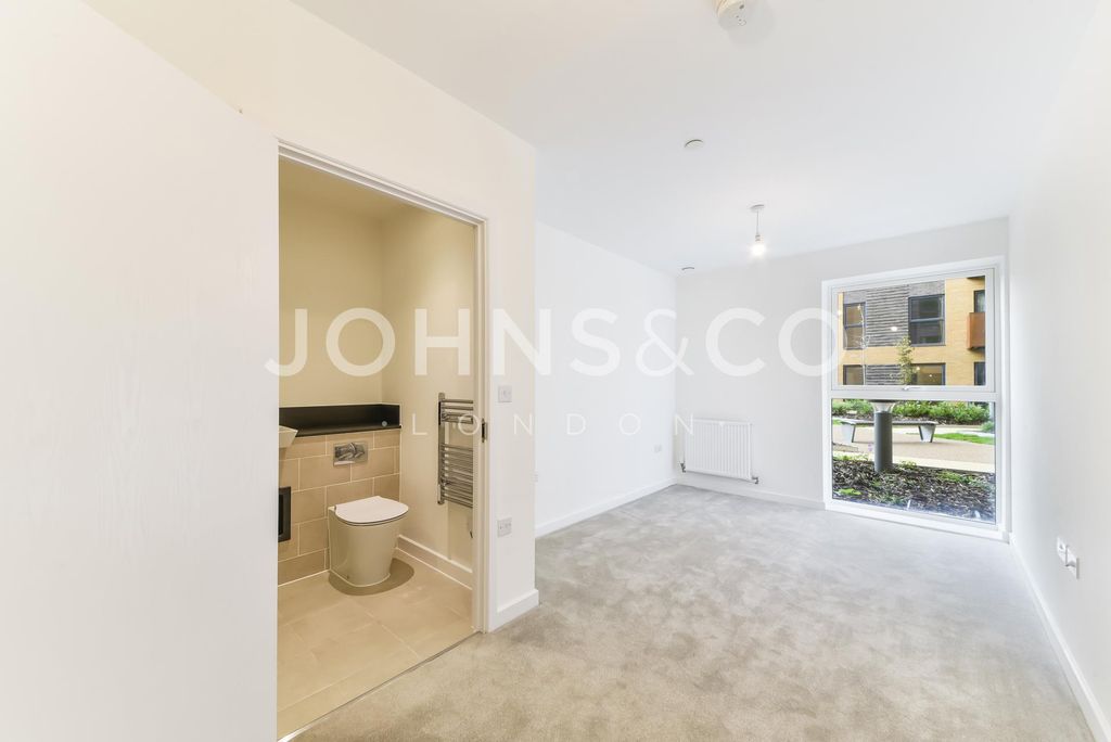 Property photo 3 of 6