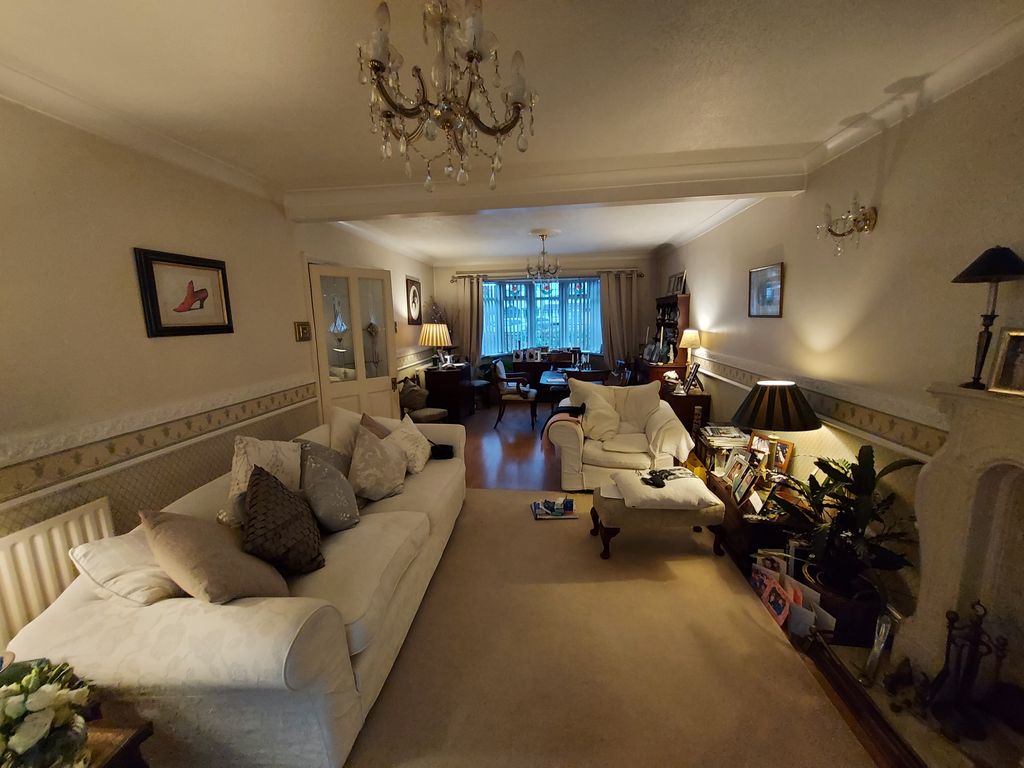 Property photo 2 of 5 Living Room