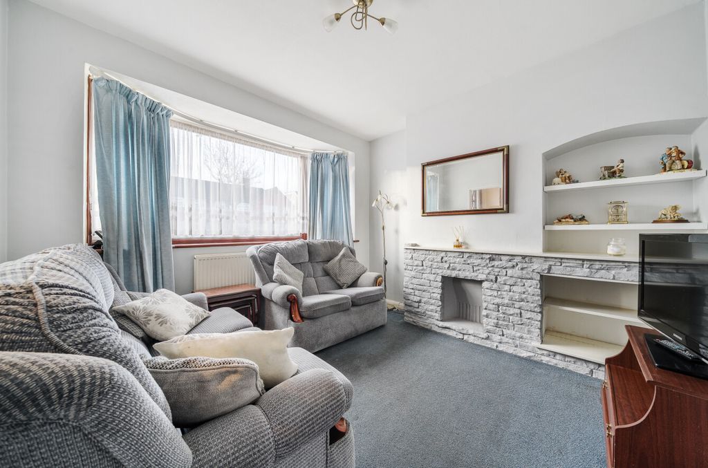 Property photo 2 of 14 Lounge2