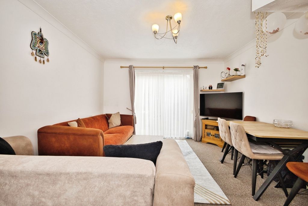 Property photo 2 of 18 Living Room