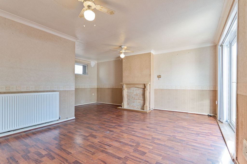 Property photo 3 of 23