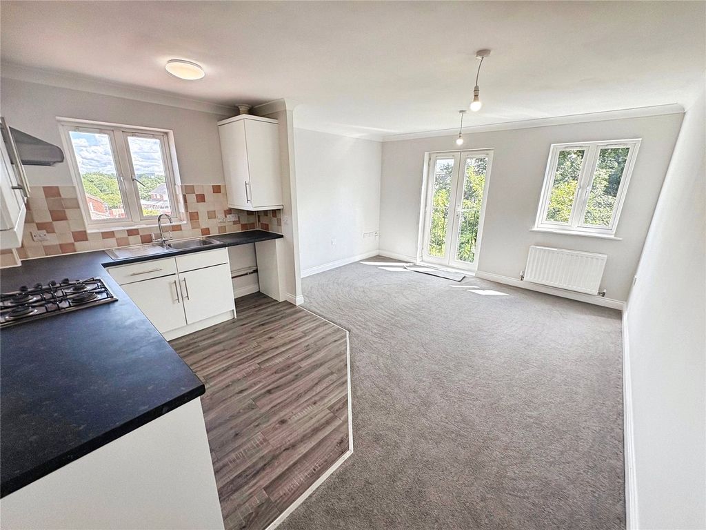 Property photo 2 of 14 Picture No. 12