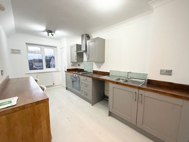 Property photo 3 of 8 Hilldore 2