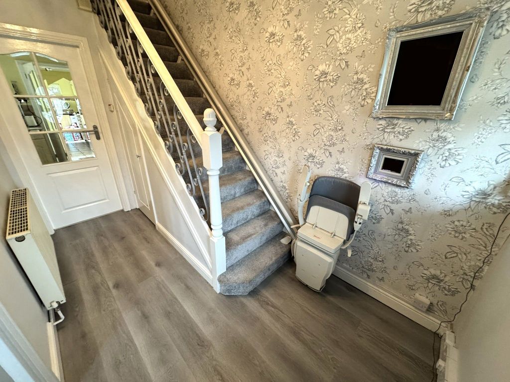 Property photo 2 of 28