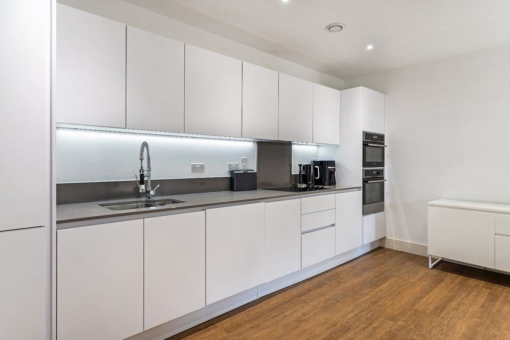 Property photo 3 of 15 Kitchen