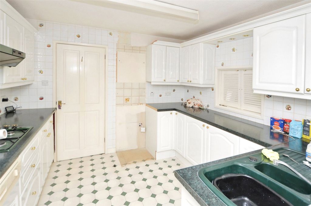 Property photo 3 of 12 3 - Picture No. 02