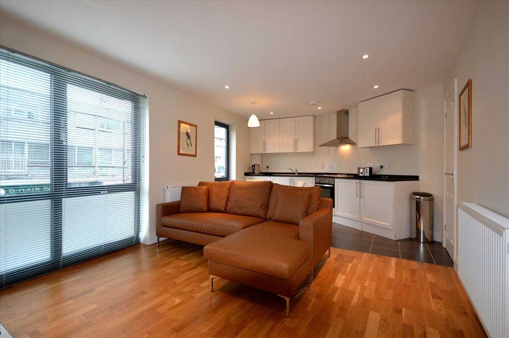 Property photo 2 of 7 Reception