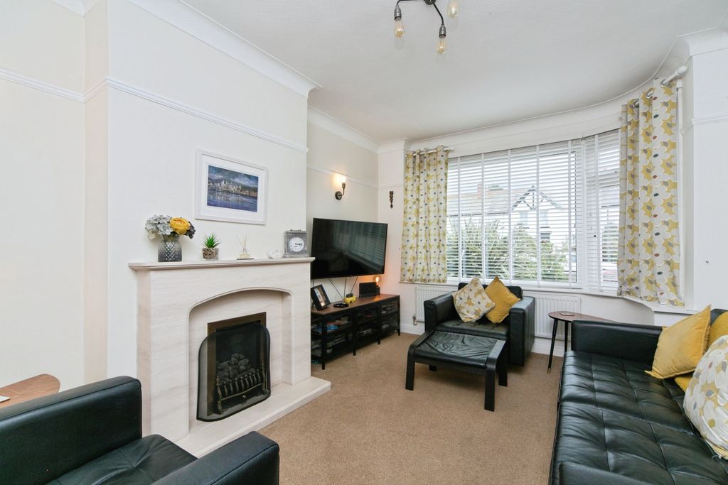 Property photo 3 of 15