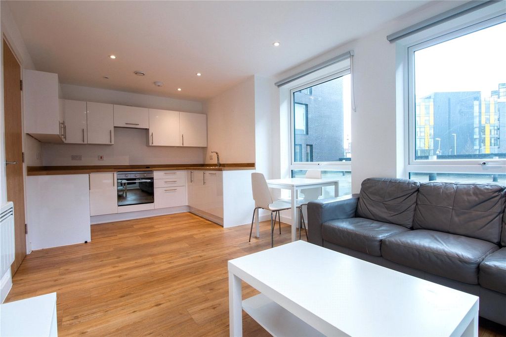 Property photo 3 of 8 Picture No. 13