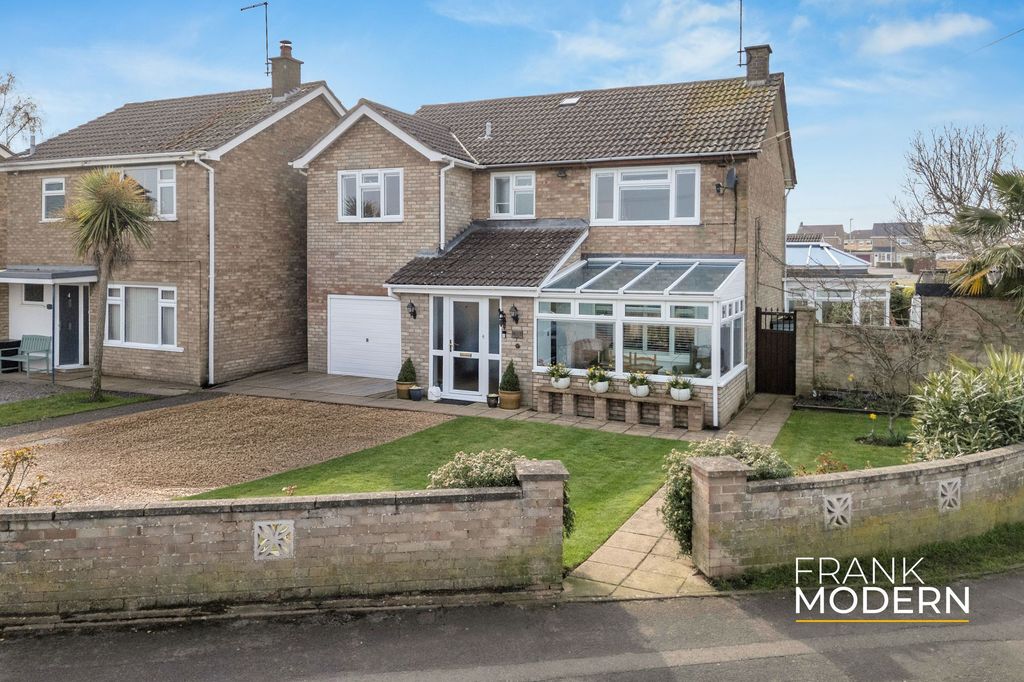 Property photo 1 of 55 Front