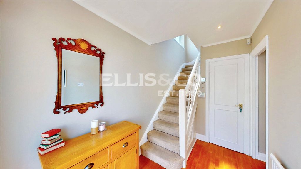 Property photo 2 of 30 Picture No. 27