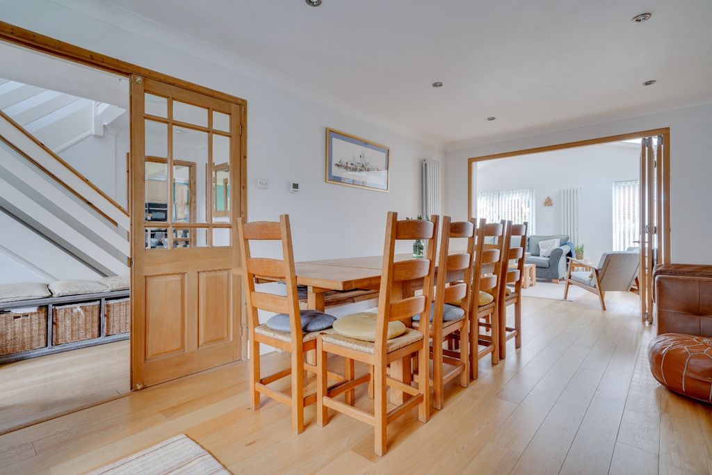 Property photo 3 of 22 4627533