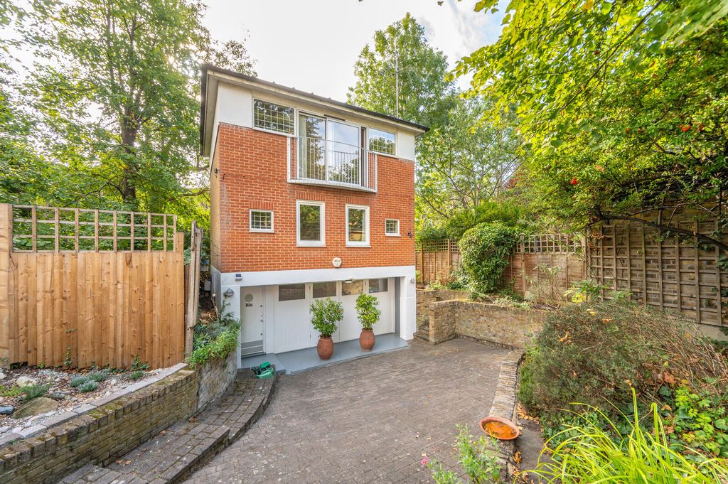 Property photo 3 of 14