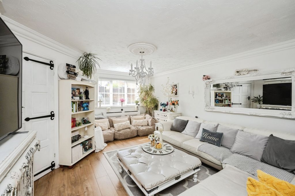 Property photo 3 of 20 Pbox-Img.Jpg